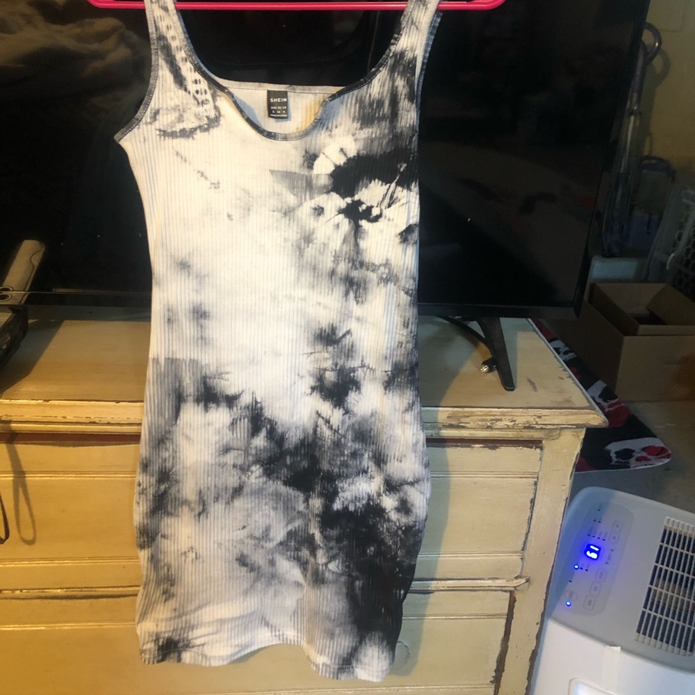 Black/White tie-dye dress. Small.